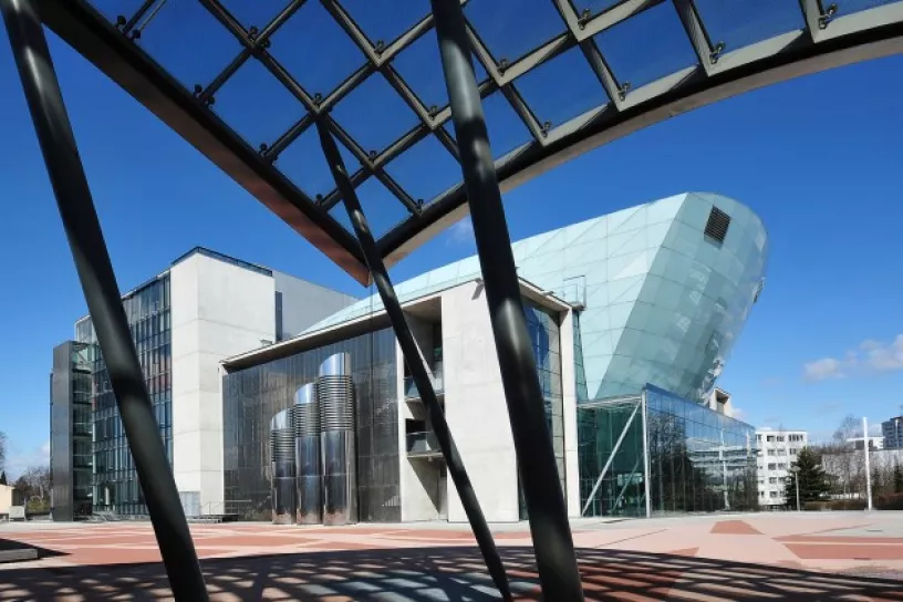Regierungsviertel St. Pölten: Blick vom Landesmuseum zum Festspielhaus