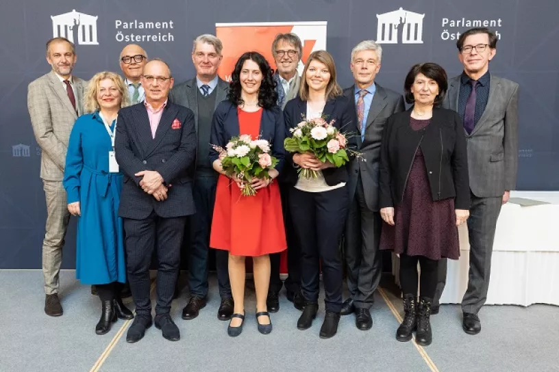 Gruppenfoto mit allen Preistragenden und Jurymitgliedern